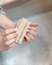 Load image into Gallery viewer, Nail Brush