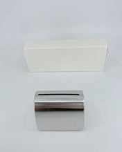 Load image into Gallery viewer, Kit: safety razor with bin and razors
